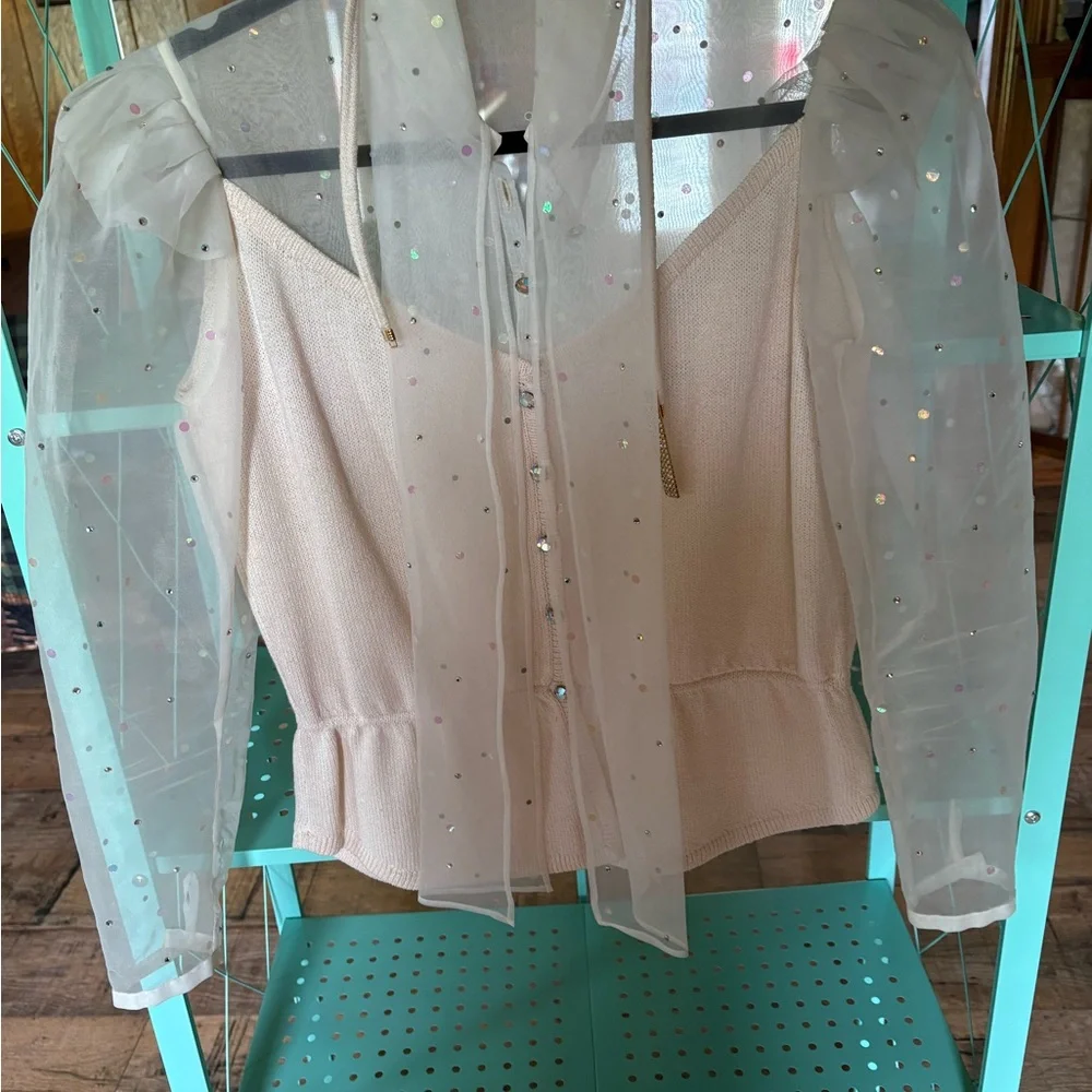 St. John Cream Blouse with Elegant Design - Picture 1 of 4